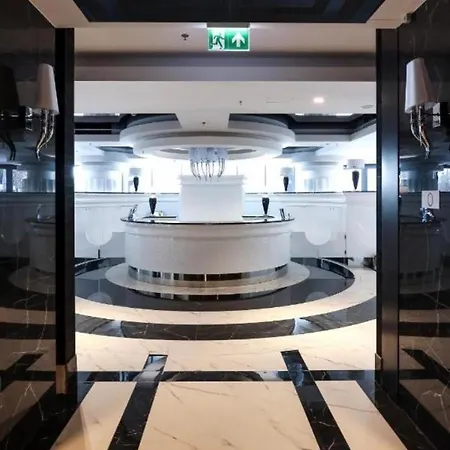 Hanza Tower Silver 20 Pool & Jacussi Daire Szczecin